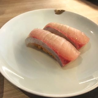 カンパチとろ(九州寿司 寿司虎 Aburi Sushi TORA)