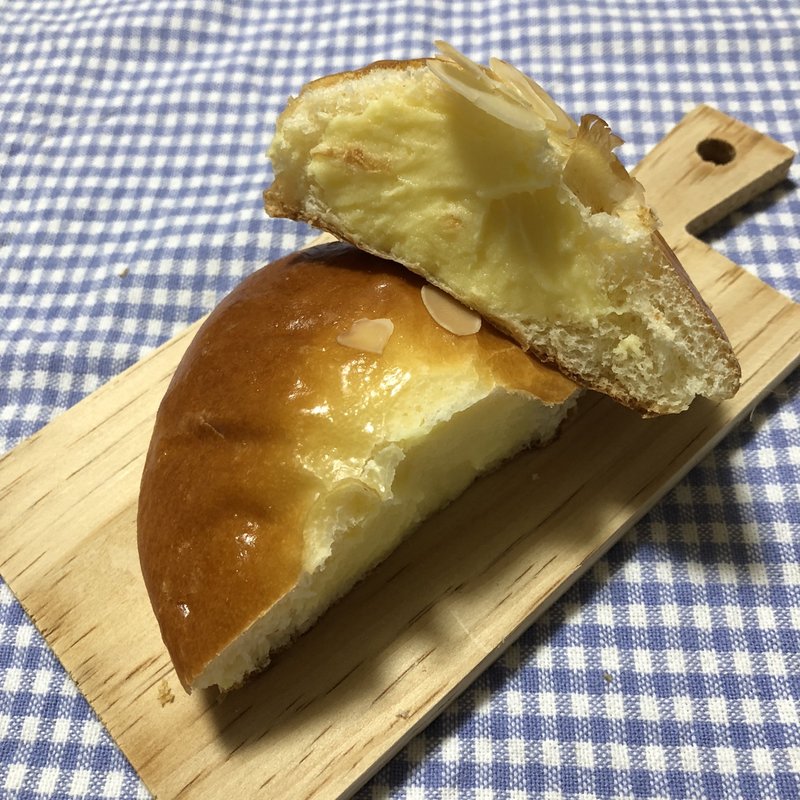 クリームぱん(サンブレッド)