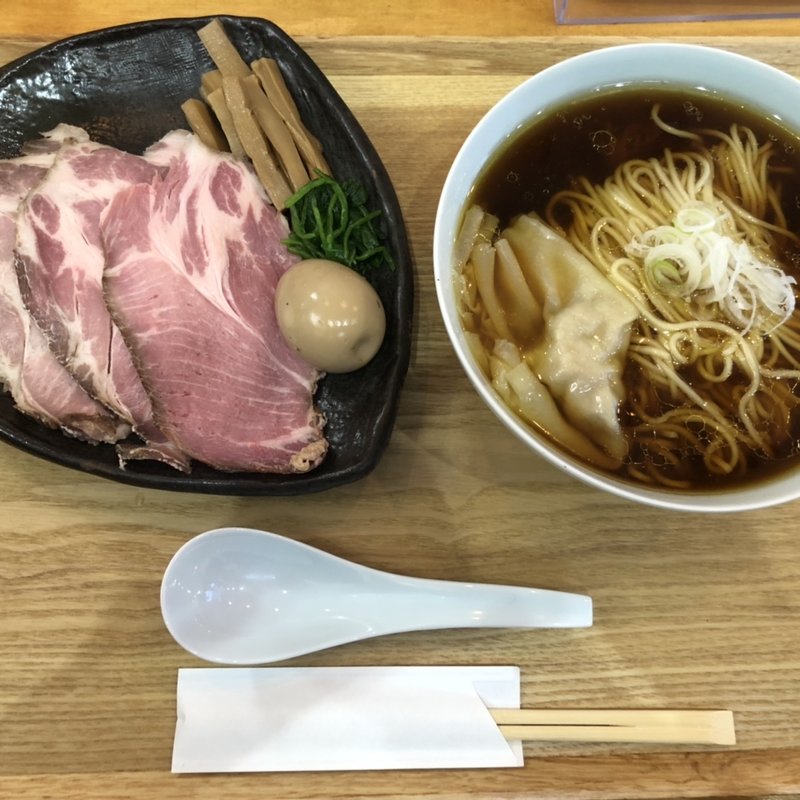贅沢な醤油そば(自家製麺と定食 弦乃月)