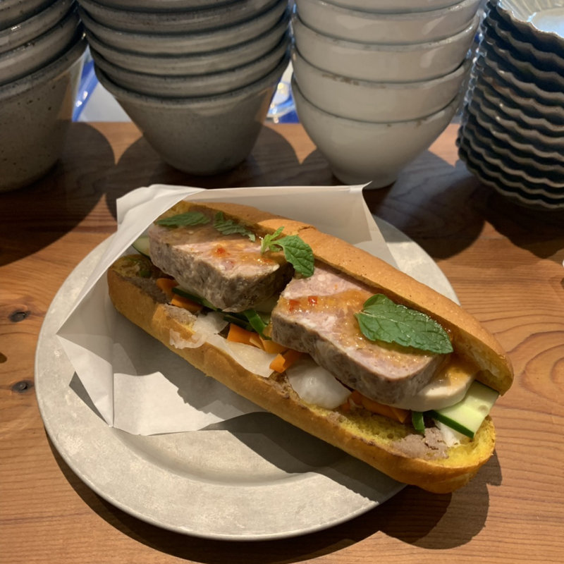 豚パテのバインミー(MAKE ONE TWO (メイクワンツー）)