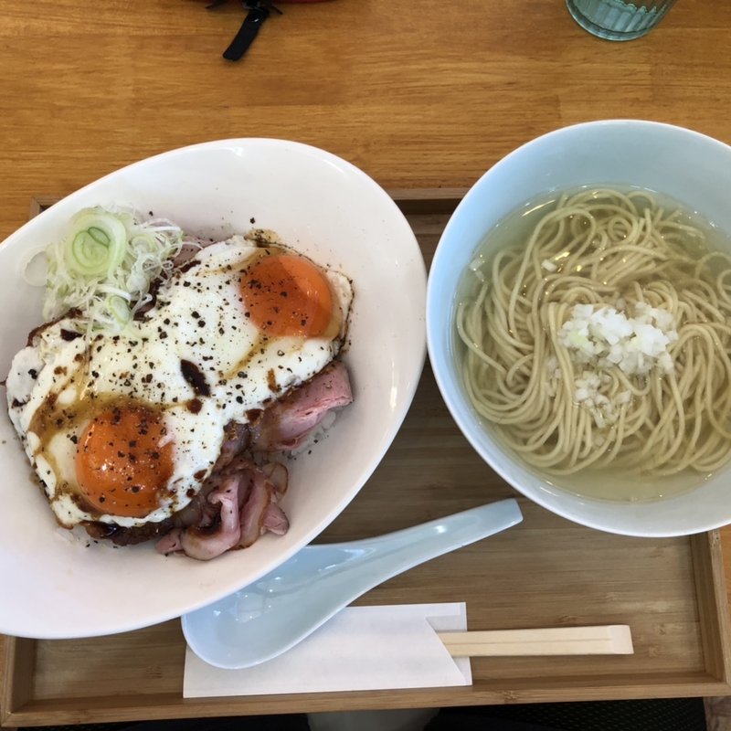 大きな肉飯と小さなラーメン(自家製麺と定食 弦乃月)