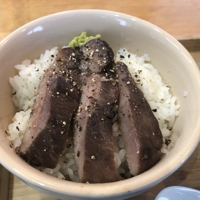 天然本マグロホホ肉漬け炙り飯(自家製麺と定食 弦乃月)