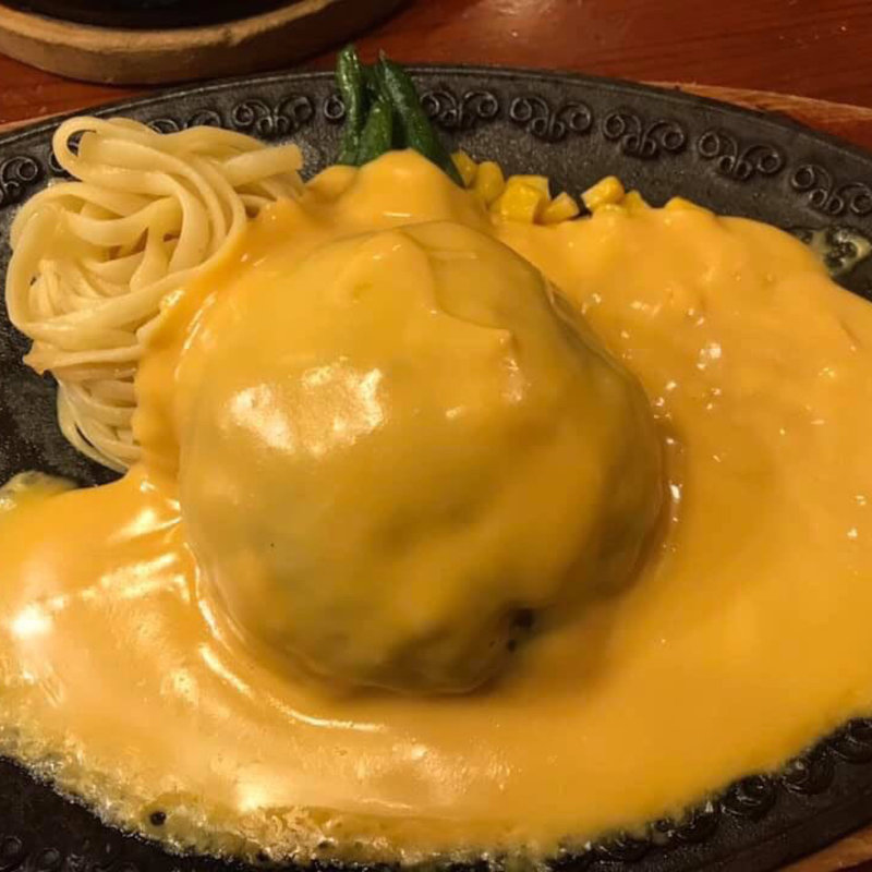 オランダ風チーズハンバーグ(モンブラン 浅草店 )