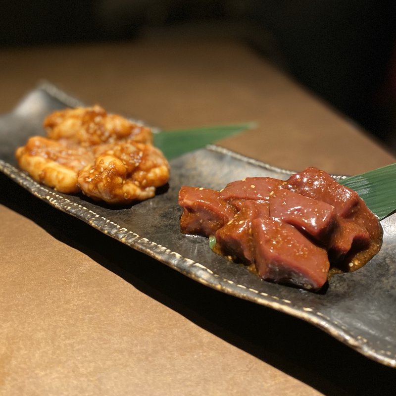 和牛レバテキ、和牛ホルモン(味樹園 栄店)