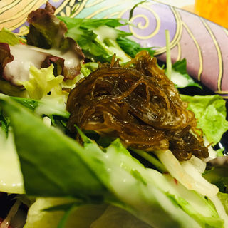 もずくと水菜のサラダ(中国料理 杏仁香 （チュウゴクリョウリ アンニンシャン）)