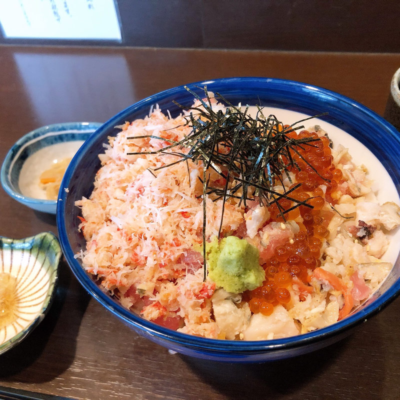 海宝丼(上)(海街丼 三軒茶屋本店)