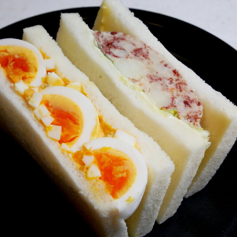 コンビーフポテトとダブルたまごサンド(リトルシェフ （Little Chef）)