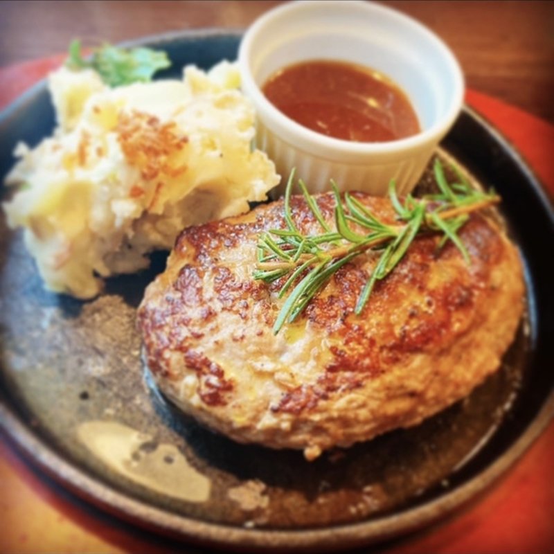 手ごねハンバーグ(glam 西新宿店)