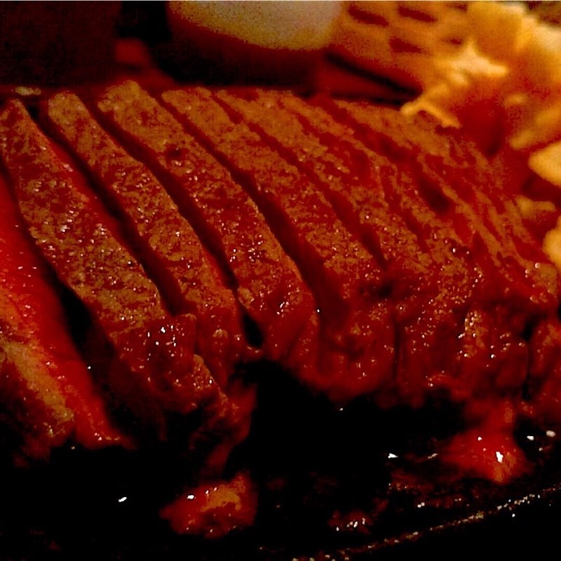 赤身ステーキ(Dining Bar GROW)