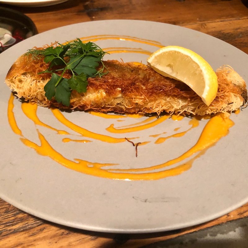 琵琶湖産　鮎のコンフィ　カダイフ添え(TABLE O TROIS)