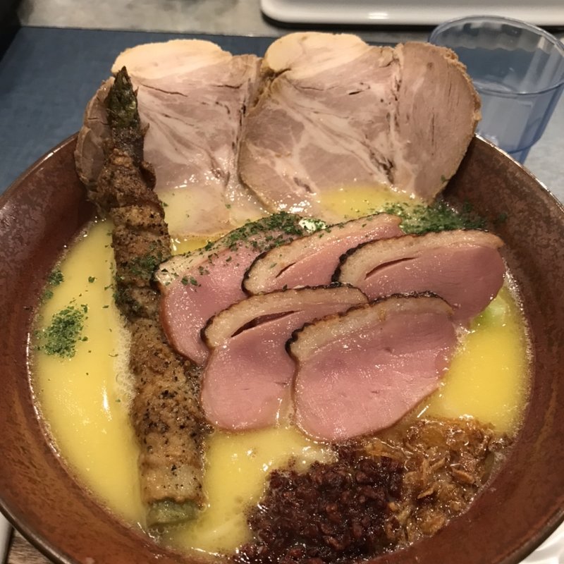 極白 鶏白湯そば(潮 （うしお）)