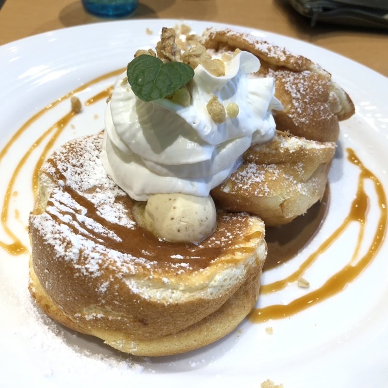ロイヤルミルクティーパンケーキ(湘南パンケーキ Loharu津田沼店)