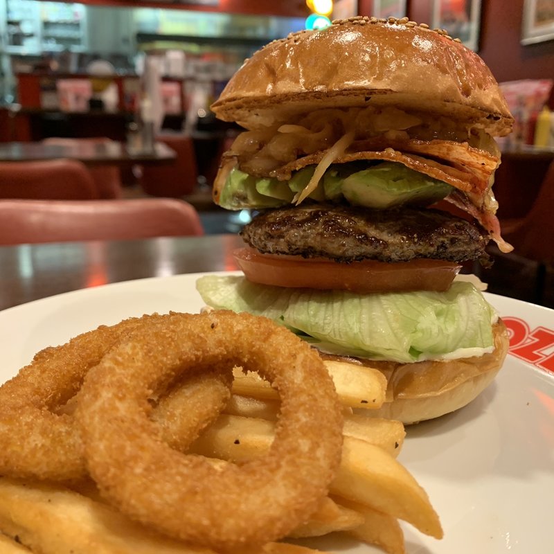 ハニーマスタードオニオンベーコンバーガー(ブラザーズ 日本橋店)