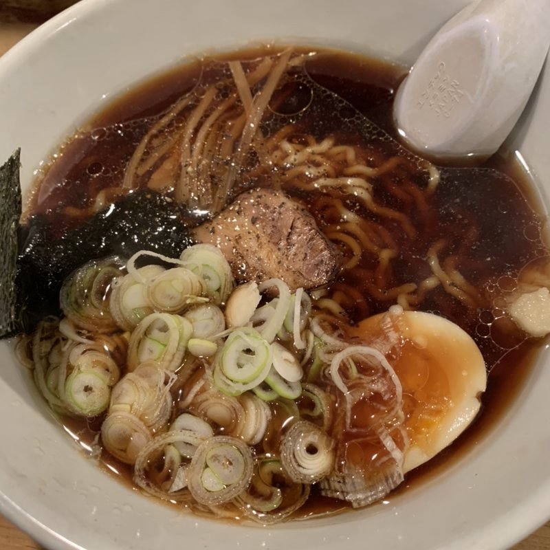 醤油ラーメン(博多塩らあめん えん)