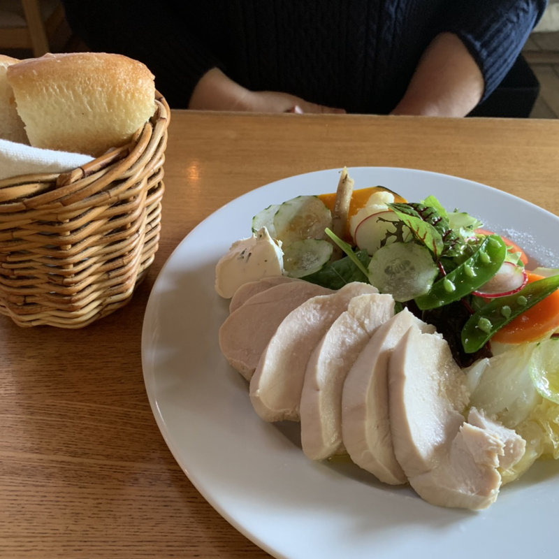 サラダランチA(パッパライライ)