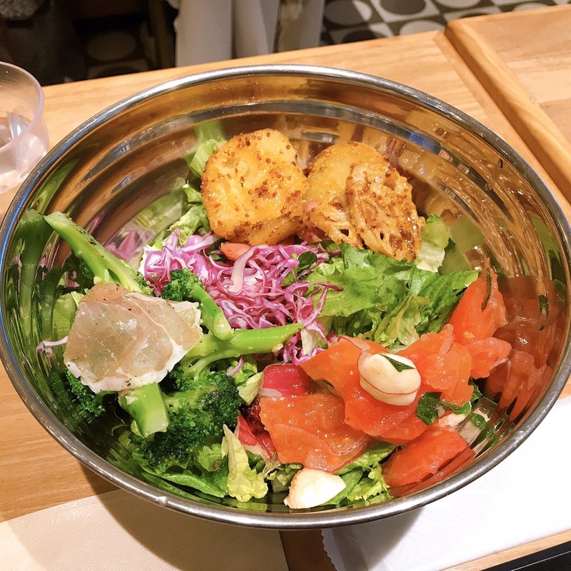 サラダプレート(エムズマーケット　デリカテッセンアンド ダイナー)