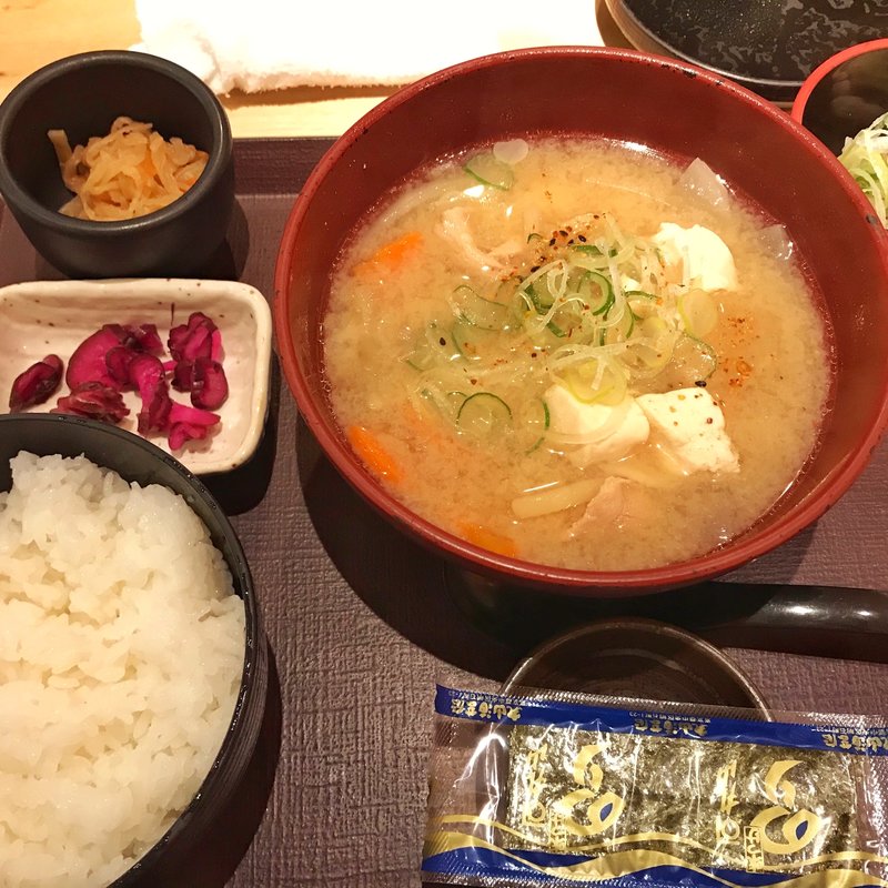 豚汁定食(やえす初藤 （はつふじ）)