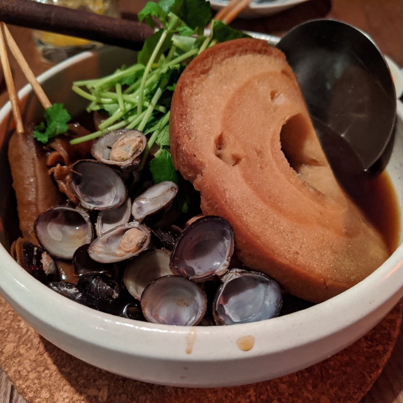 名物！！まっ黒おでん(おでん屋 ずぶ六)