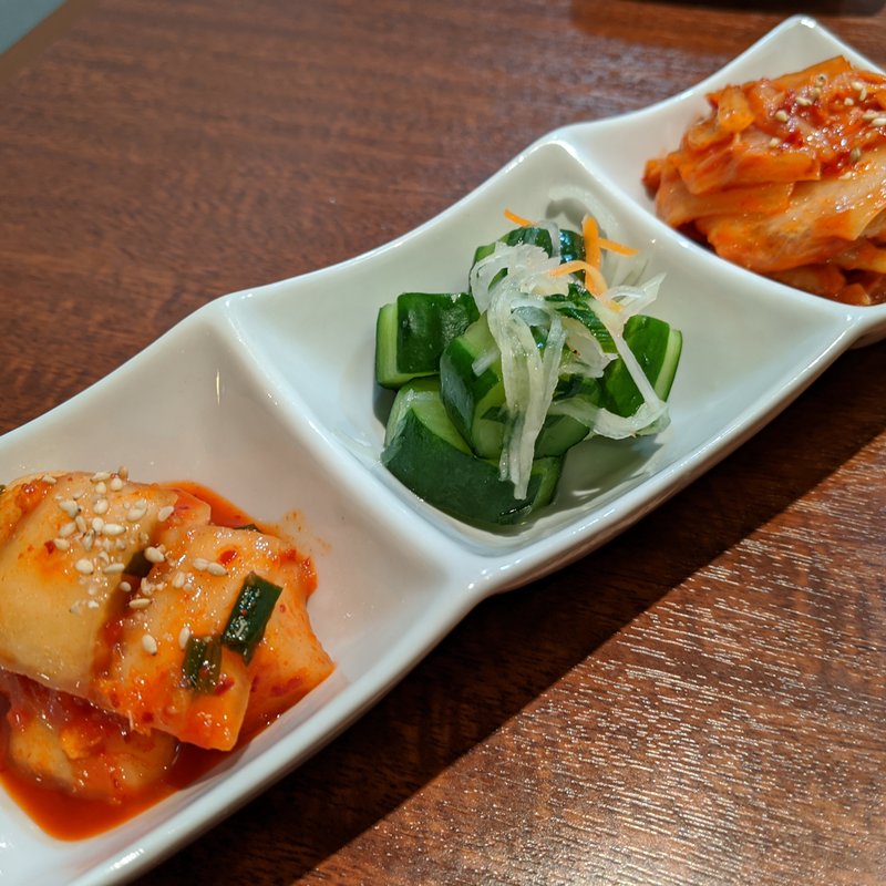 キムチ盛り合わせ(焼肉ブルズ亭 中野坂上店)