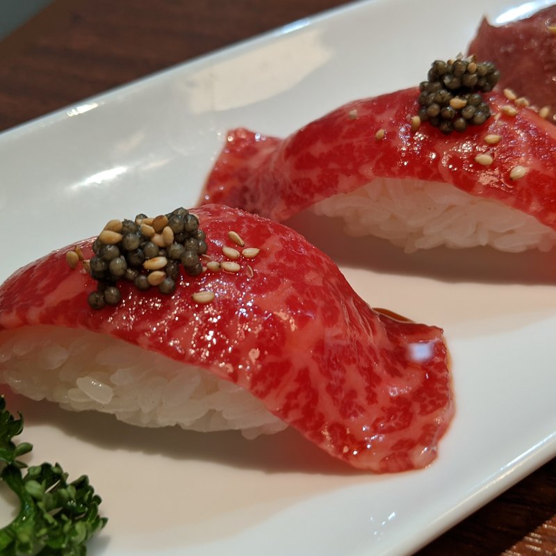 和牛の握りキャビアのせ(焼肉ブルズ亭 中野坂上店)