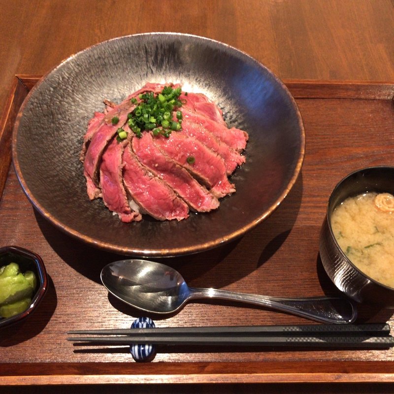 ステーキ丼(ステーキ丼 くに美 札幌市大通)