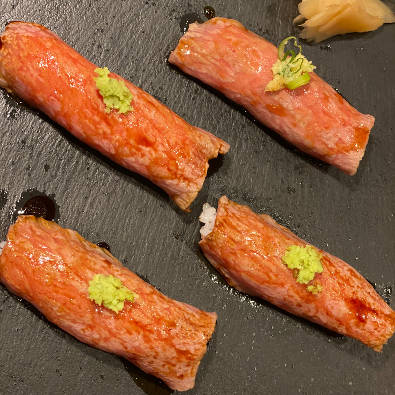 肉寿司(七輪焼肉 肉屋 )