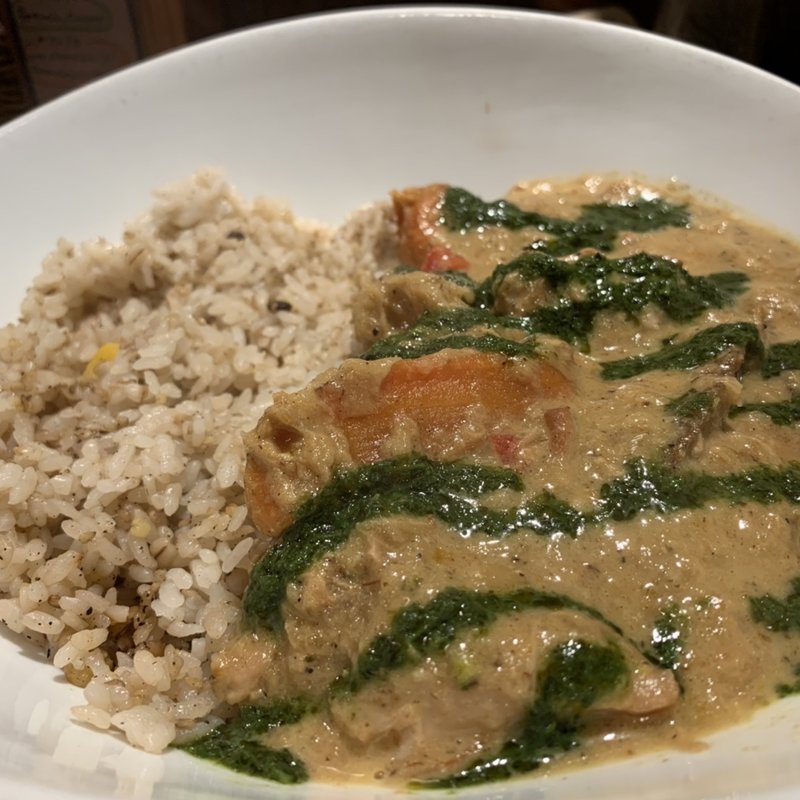 バジル香るトリと季節野菜のクリーム煮(フレンチカレー SPOON)