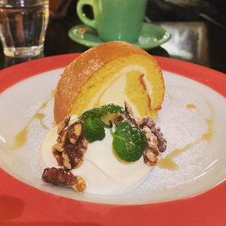 レモンクリームロールケーキ(ファイヤーキングカフェ)