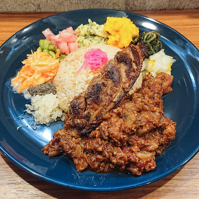 ドラサプレート(妄想スパイスカレー ムムポンド)