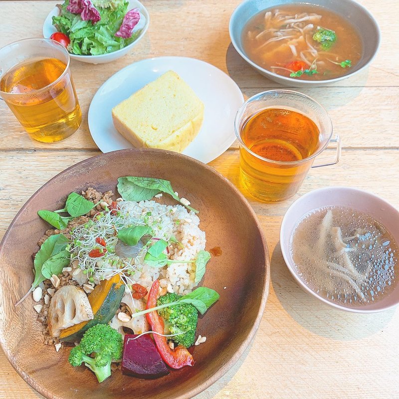 (シンシアガーデン・カフェ)