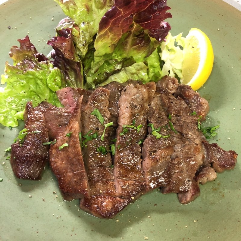 厚切り牛タン岩塩グリル(イート·イート eat·eat)