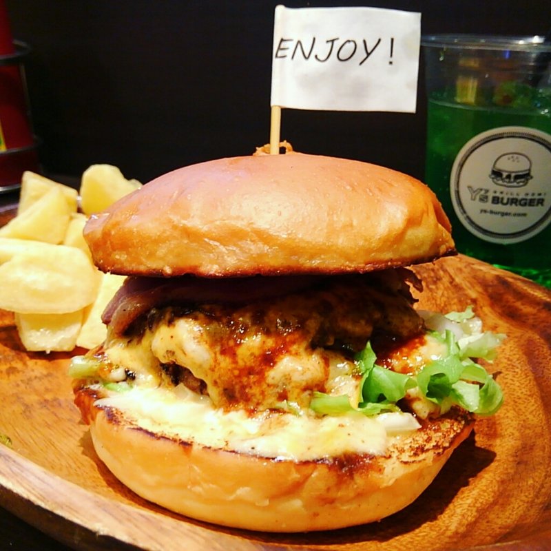 チーズバーガー＋ベーコン(Y's BURGER (ワイズバーガー))