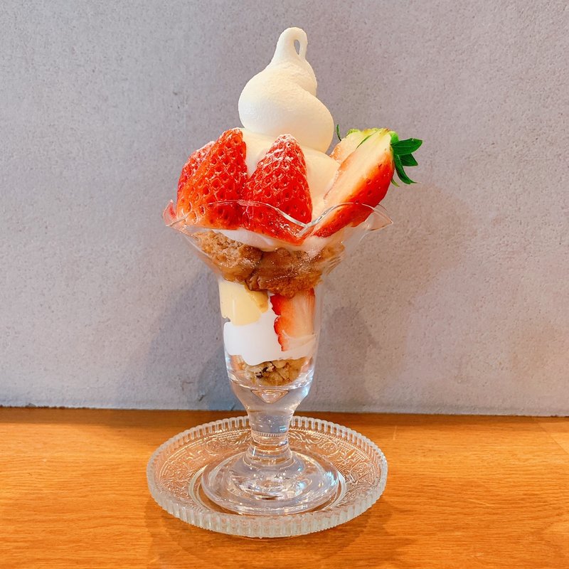 いちごパフェ(Cafe de Boku)
