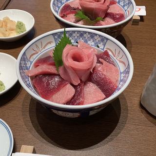 マグロ丼(すし鉄 大丸店)