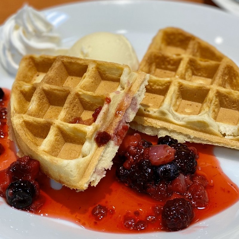 ミックスベリーワッフル(キャピタルコーヒー静岡伊勢丹店)