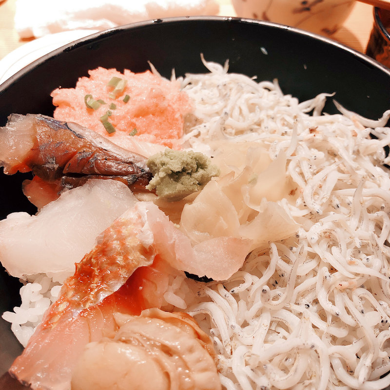 海鮮丼(源ちゃん 両国江戸NOREN店)