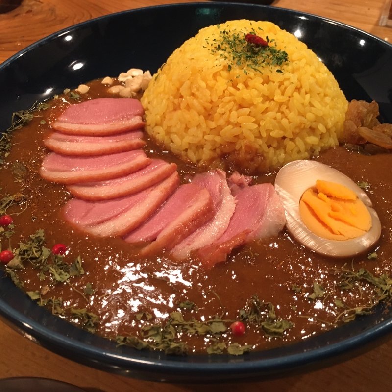 名物燻製カレー+くんたま+合鴨スモーク(燻製カレーの表参道燻製堂)