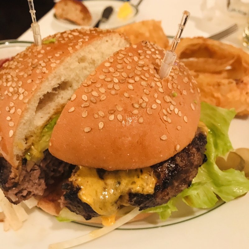 クラシックハンバーガー(ウルフギャング・ステーキハウス 六本木店)