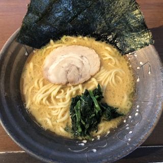 豚骨醤油ラーメン(一魂家 水口店)