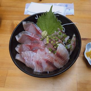 海鮮丼(真鶴 魚座 （まなづる・さかなざ）)
