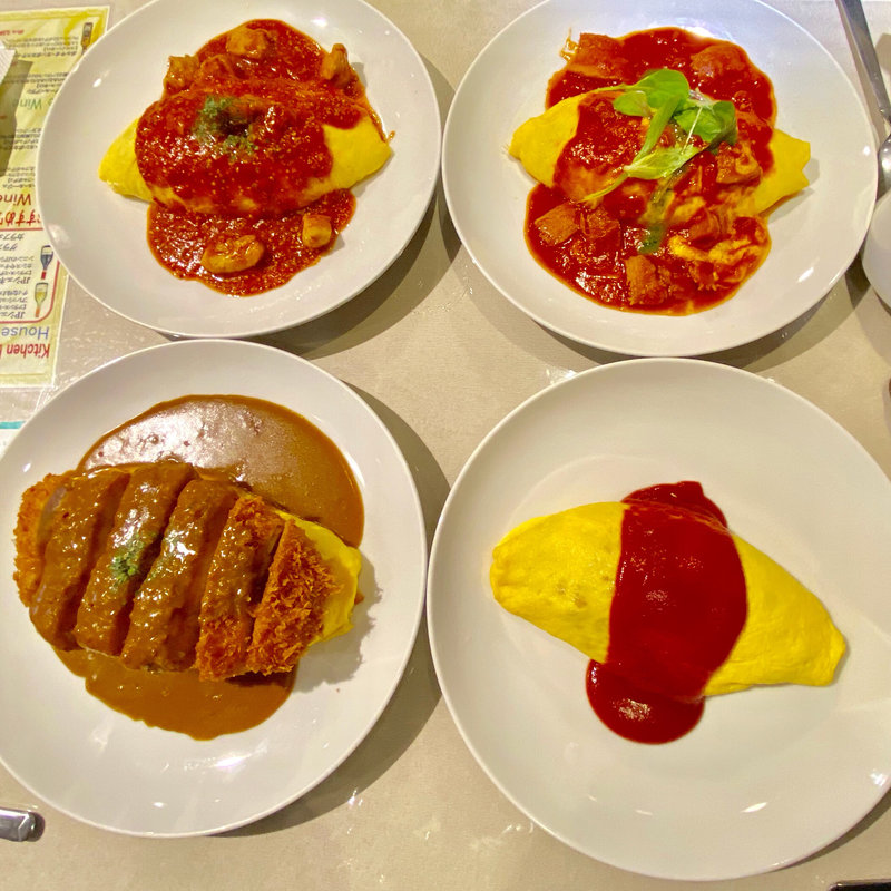 厚切りベーコンとモッツァレラチーズのトマトソースオムライス(キッチンエッグス （Kitchen Eggs）)