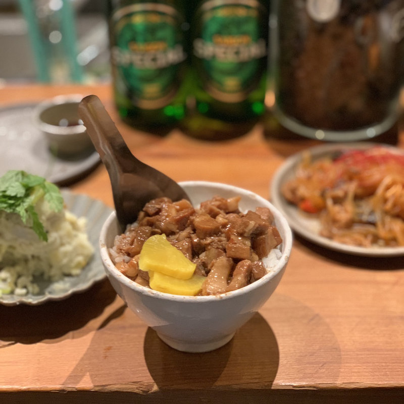 魯肉飯(MAKE ONE TWO (メイクワンツー）)