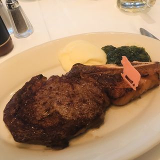 US Rib eye Steak［225g］（Garic Sauce）(ウルフギャング・パック レストラン&カフェ 六本木ロアビル店 )