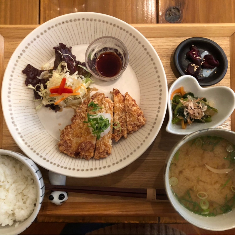 揚げたて鶏の唐揚げランチ(プー ア プー （peu a peu）)