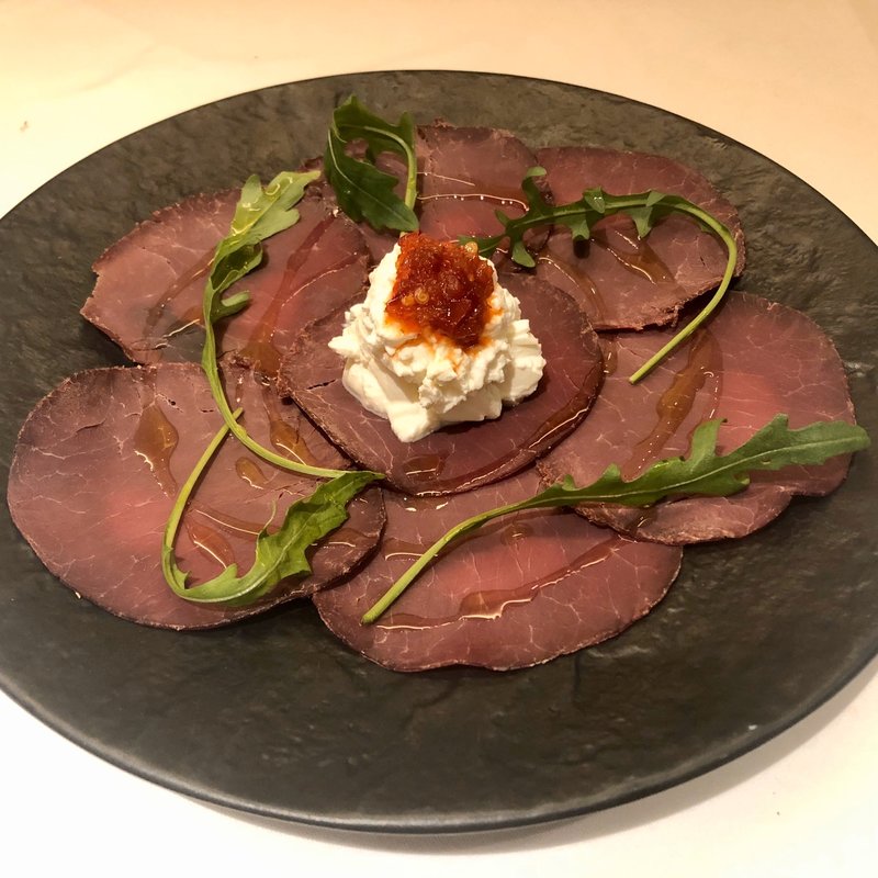 馬肉のブレザオラ(イゾラスメラルダ 丸ビル)