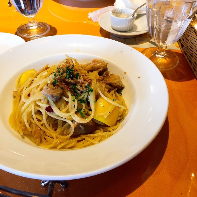 ランチパスタ　鳥もも肉とレモンのスパゲッティ　魚醤風味(トラットリア タンタボッカ （trattoria Tanta Bocca）)