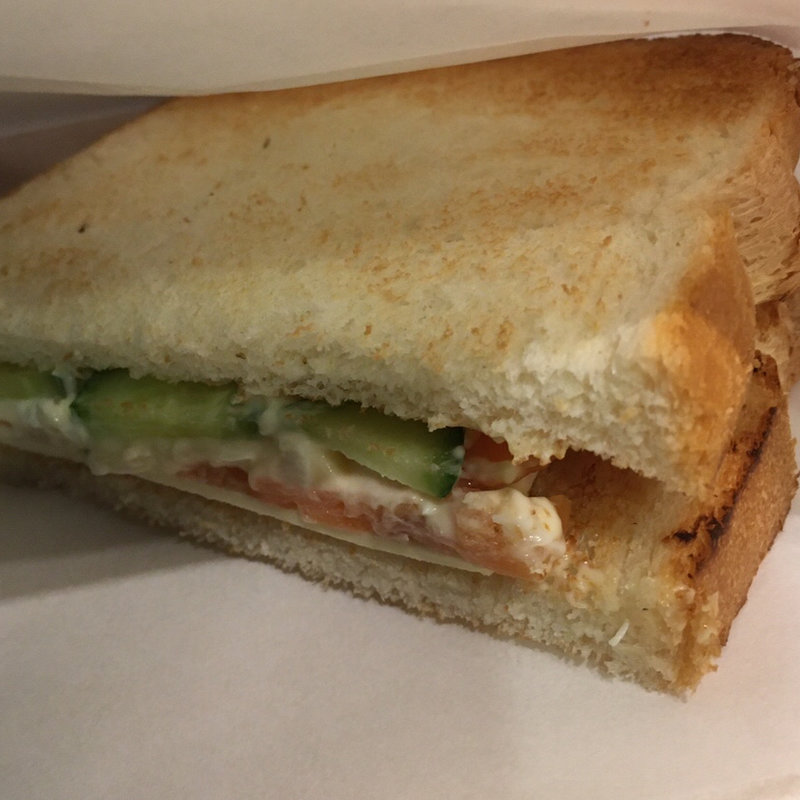 サーモンサンド(カフェ・ド・クリエ霞ヶ関飯野ビル店)