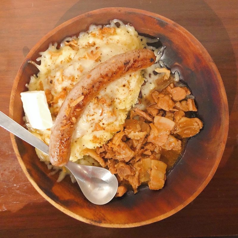 新メニュー（ソーセージ、チーズW）（トッピング:魯肉、クリームチーズ）(ケニック カレー （Kenick curry）)