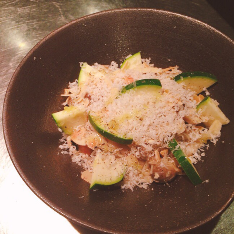 ズッキーニとペコリーノのサラダ(STEREO Kamakura)