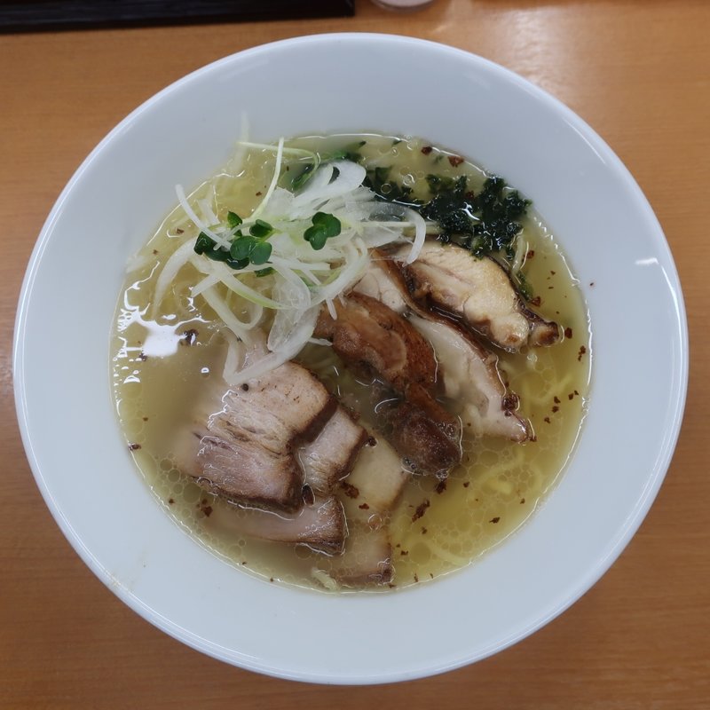 鶏ぶた塩拉麺(富白)
